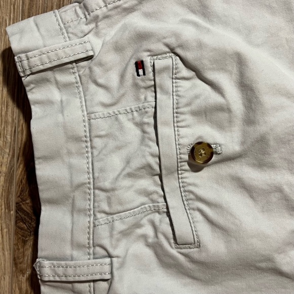 Tommy Hilfiger Denim Shorts Buttoned Back Pockets - Picture 8 of 11